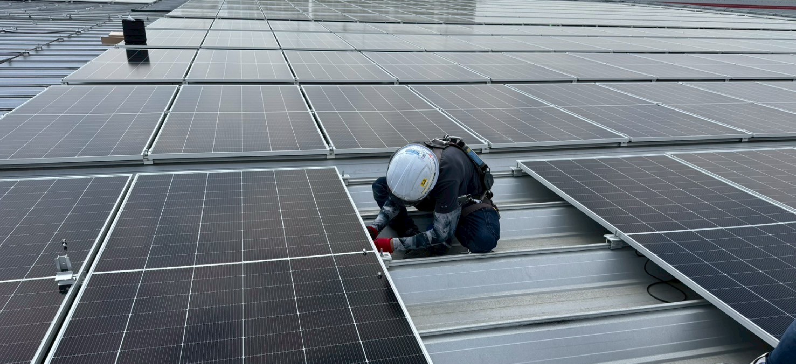 太陽光発電設置作業